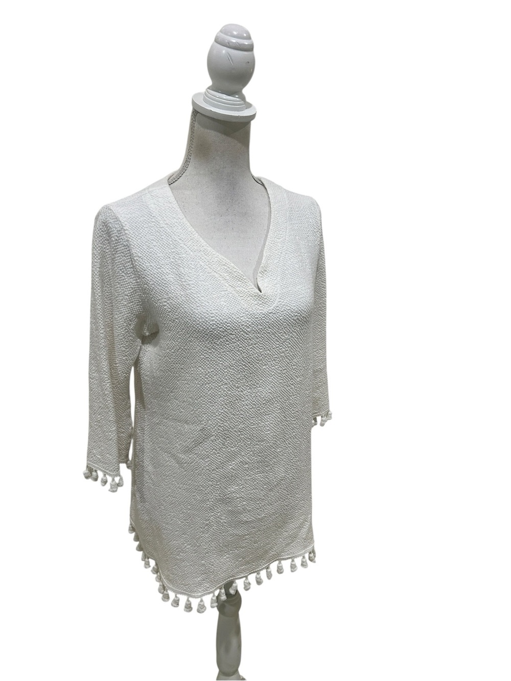 Sara Campbell cream v neck texture ring top fringe trim size medium